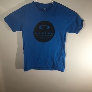 Men’s plain blue Oakley Logo Tee size Medium